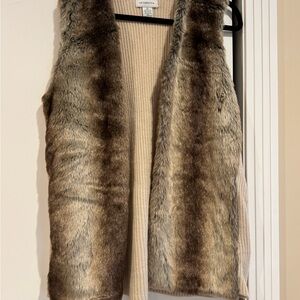 Liz Claiborne Cream Knit Vest with Faux Fur Trim